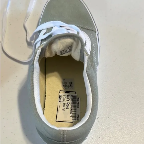 Vans Unisex Men's or Women’s Green Sneakers (NEW WITH OUT BOX no worn