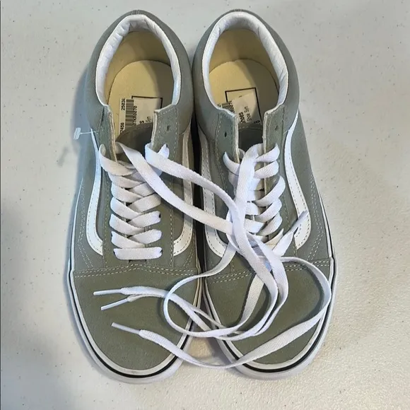 Vans Unisex Men's or Women’s Green Sneakers (NEW WITH OUT BOX no worn