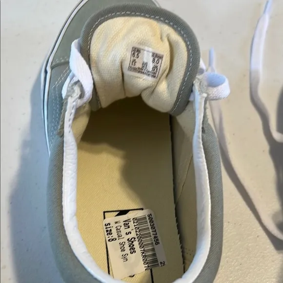 Vans Unisex Men's or Women’s Green Sneakers (NEW WITH OUT BOX no worn
