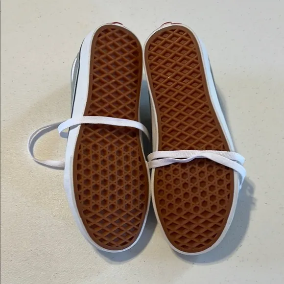 Vans Unisex Men's or Women’s Green Sneakers (NEW WITH OUT BOX no worn
