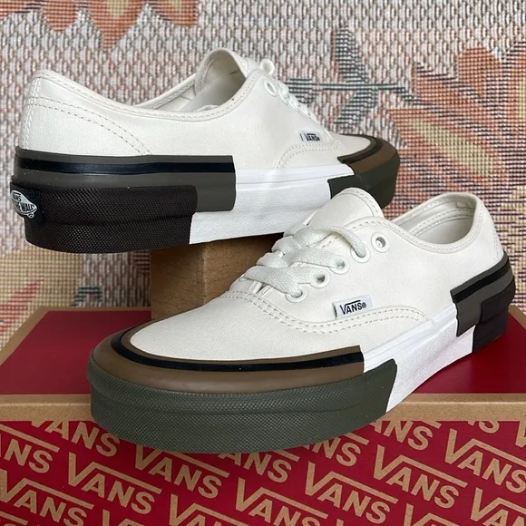 Vans WMNS Authentic RearrangeUtility Block Blanc De BIackVN000CSAJVYSneakers