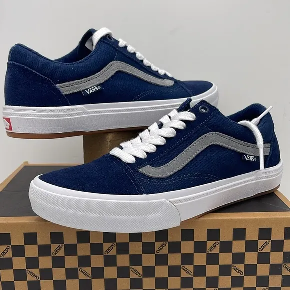 Vans WMNS Blue and White Sneakers Bmx Old SkoolNavy/WhiteVN0005UZNAV