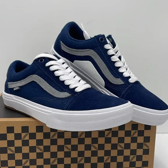 Vans WMNS Blue and White Sneakers Bmx Old SkoolNavy/WhiteVN0005UZNAV