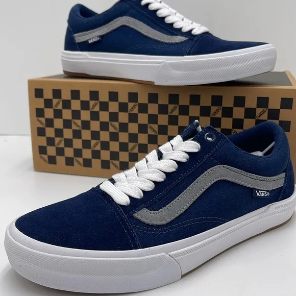 Vans WMNS Blue and White Sneakers Bmx Old SkoolNavy/WhiteVN0005UZNAV