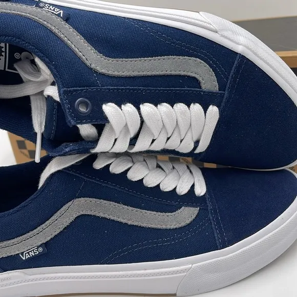 Vans WMNS Blue and White Sneakers Bmx Old SkoolNavy/WhiteVN0005UZNAV