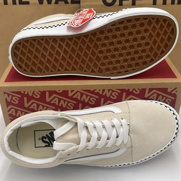 Vans WMNS Tan and White Sneakers Old SkoolCheckerboard Foxing TurtlVN0A7Q2JDJR