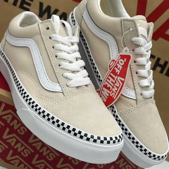 Vans WMNS Tan and White Sneakers Old SkoolCheckerboard Foxing TurtlVN0A7Q2JDJR