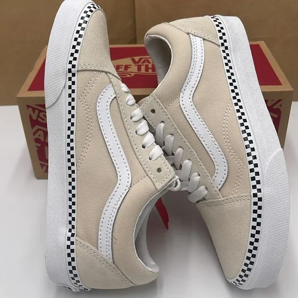Vans WMNS Tan and White Sneakers Old SkoolCheckerboard Foxing TurtlVN0A7Q2JDJR