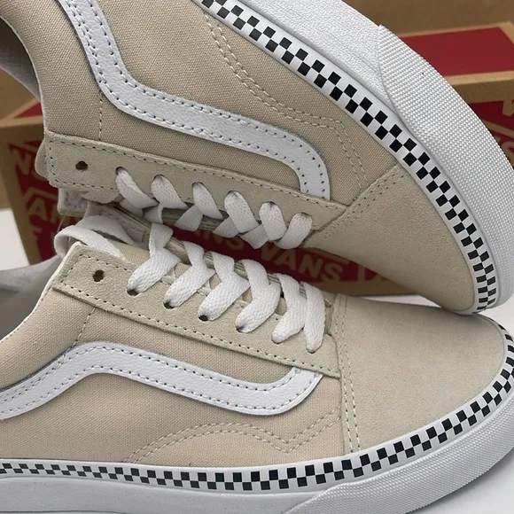 Vans WMNS Tan and White Sneakers Old SkoolCheckerboard Foxing TurtlVN0A7Q2JDJR