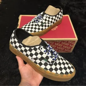 VANS checkerboard lace up shoes sneakers women’s 8.5 new