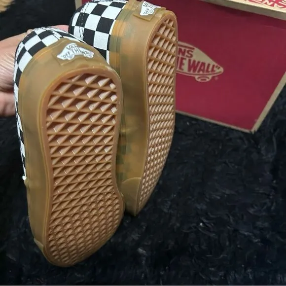 VANS checkerboard lace up shoes sneakers women’s 8.5 new