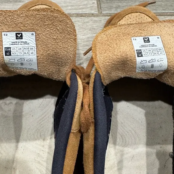 Veja Men's Brown Suede Sneakers. Panels: Suede Men’s size 8.5