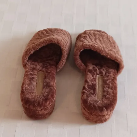 Veronica  Beard Desiree Genuine Shearling Slides Sandals