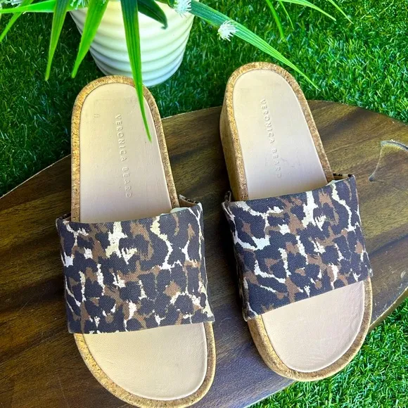 Veronica Beard Dresdyn Leopard sandals size 8