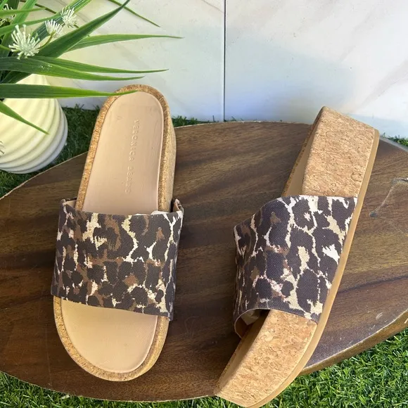 Veronica Beard Dresdyn Leopard sandals size 8