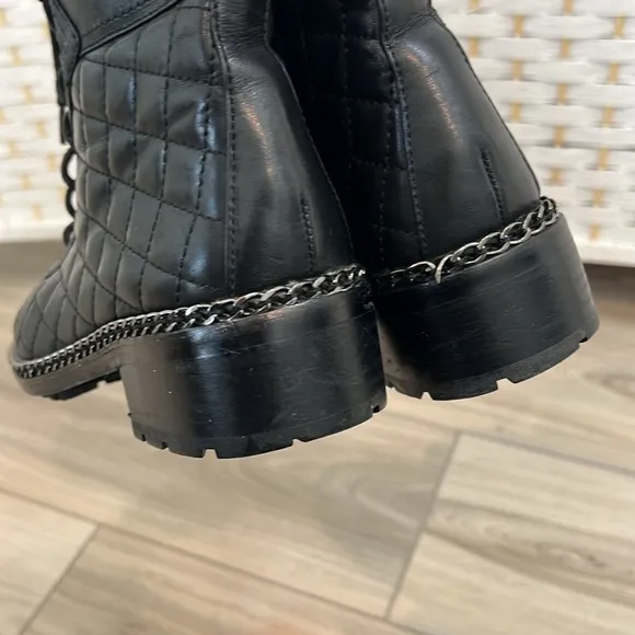VINCE CAMUTO genu leather blac quilted combat boots