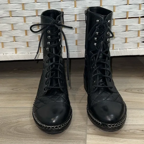 VINCE CAMUTO genu leather blac quilted combat boots
