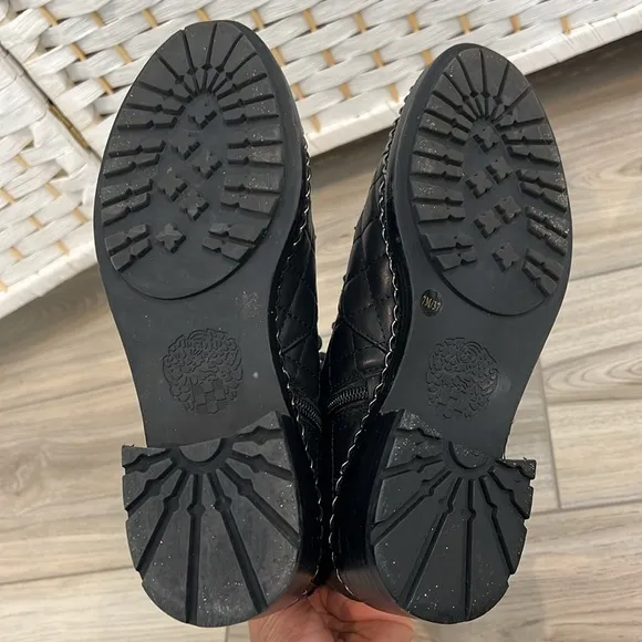 VINCE CAMUTO genu leather blac quilted combat boots