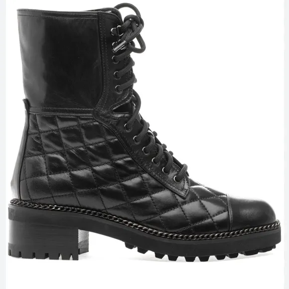 VINCE CAMUTO genu leather blac quilted combat boots