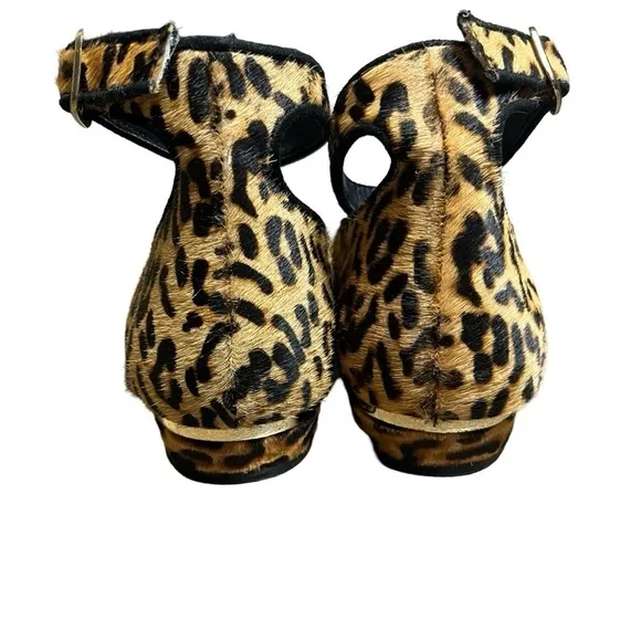 Vince Camuto Leopard Print Calf Hair Ankle Strap Flats 7M - New Without Box