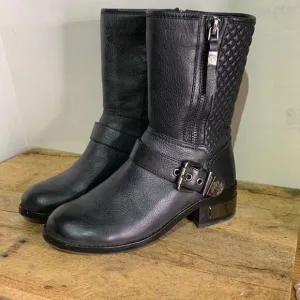 Vince‎ Camuto whynn quilted moto boots.  Biker grunge ankle boots riding