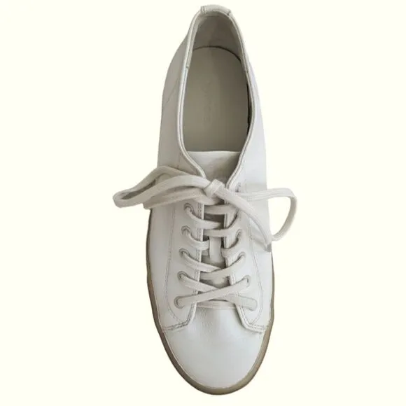 Vince Women's Heaton Leather Low Rise Casual and Fashion Sneakers - 9.5 Medium