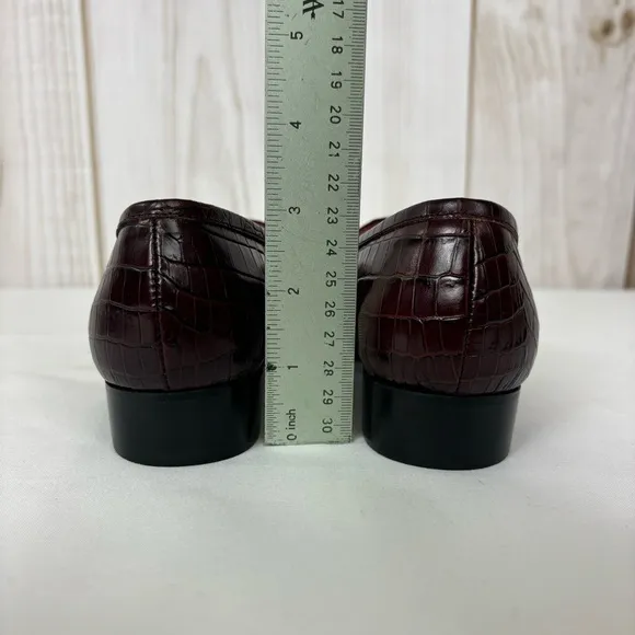 Vintage Talbots Penny Loafers Italy Embossed Leather Flats Brown Shoes Size 7
