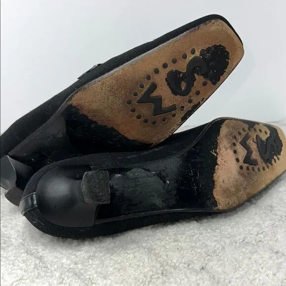 Vintage Stuart Weitzman Black Flats with Sleek Design
