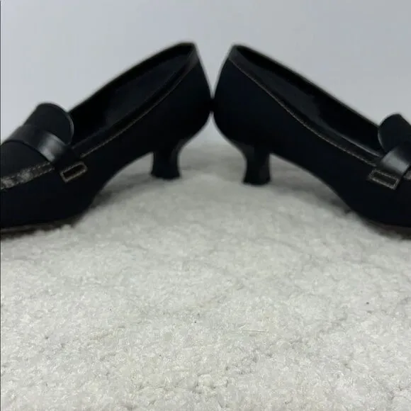 Vintage Stuart Weitzman Black Flats with Sleek Design