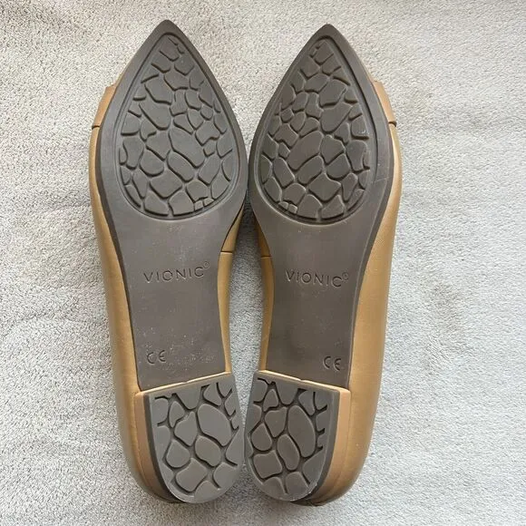 Vionic Arielle Caramel Tan Leather Flats Women’s 6 Pointed Toe Comfort Slip Ons