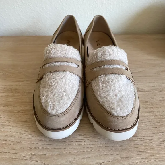 Vionic Cheryl Tan Suede and Cream Faux Fur Sherpa Penny Loafer Flats Size 8