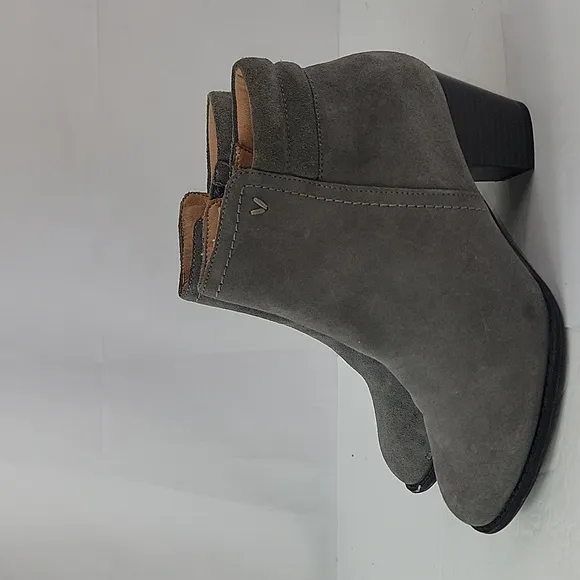 Vionic Jessie Gray Suede Leather Women's Ankle Boots