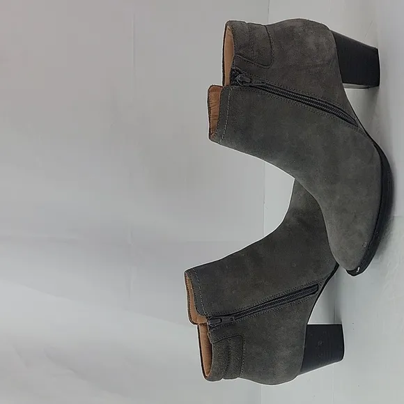 Vionic Jessie Gray Suede Leather Women's Ankle Boots