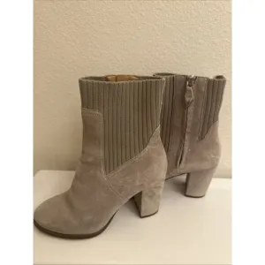 VIONIC Kaylee Dark Taupe Suede Knit Ankle Chunky Boots Weather Resistant Size 5