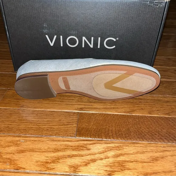Vionic Willa Shimmer Suede Comfort Loafers Silver Metallic Shimmer Women’s 6 NEW
