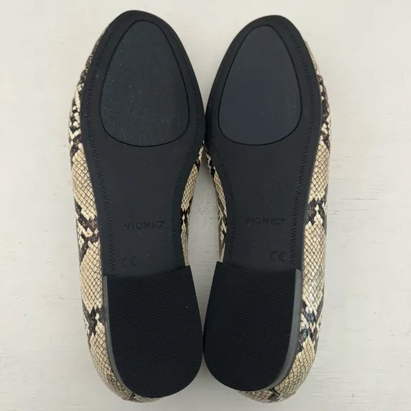 Vionic Willa Snakeskin Print Slip On Loafers Comfort Shoes Size 11 Wide