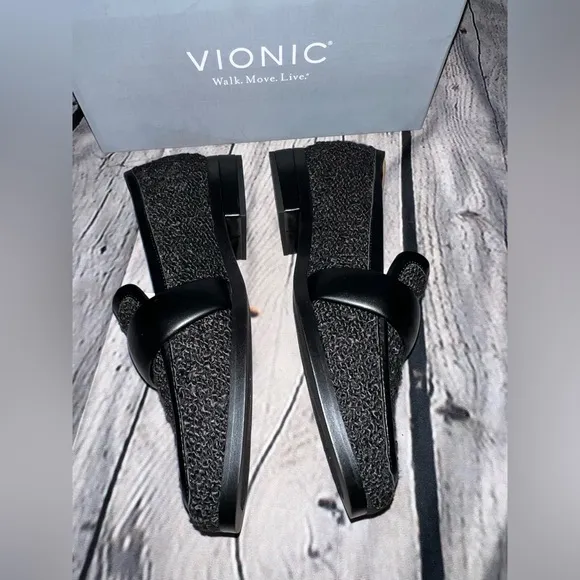 Vionic Womens Mylene Boucle Slip On Loafers
