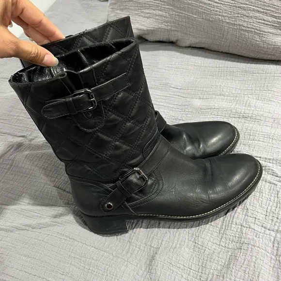 Women’s size 7 1/2, Black Aquatalia leather quilted boots