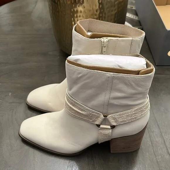 Womens Vionic Carnelia Cream