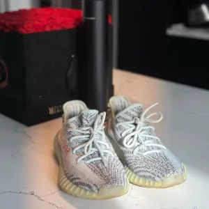 Yeezy Boost 350 V2 Sneakers - Grey