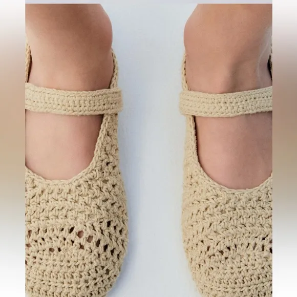 Zara kids crochet ballet flats off white NWT