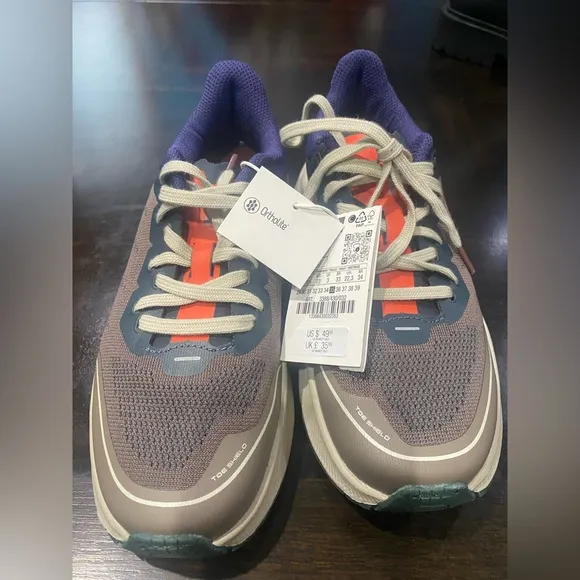 Zara Kids SPORTY ATHLETIC SNEAKERS Size 3 1/2