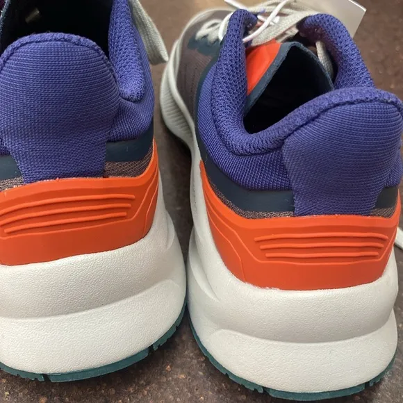 Zara Kids SPORTY ATHLETIC SNEAKERS Size 3 1/2