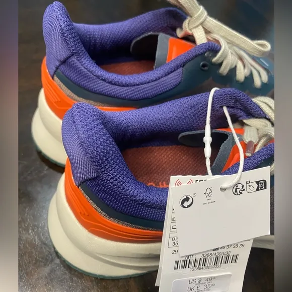 Zara Kids SPORTY ATHLETIC SNEAKERS Size 3 1/2