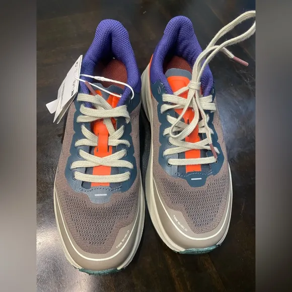 Zara Kids SPORTY ATHLETIC SNEAKERS Size 3 1/2