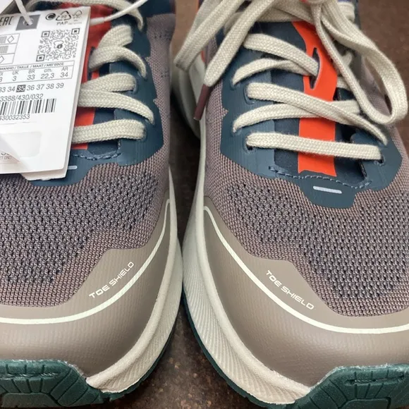 Zara Kids SPORTY ATHLETIC SNEAKERS Size 3 1/2